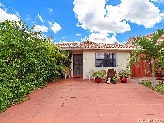 2nd image of 8998 NW 116th St