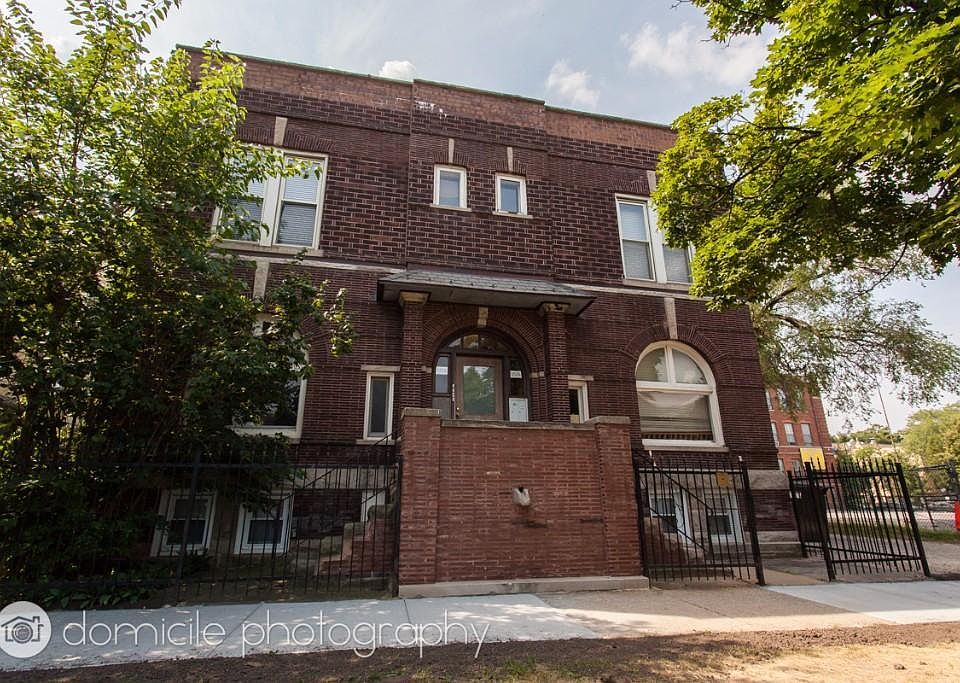 1st image of 1535 W Leland Ave #2W55