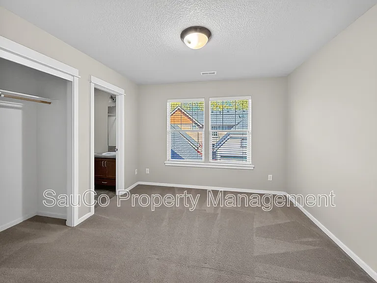 7261 NE Stoneybrook St — Photo 14