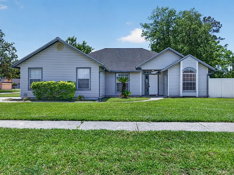 3550 Sheldrake Dr — Photo 2