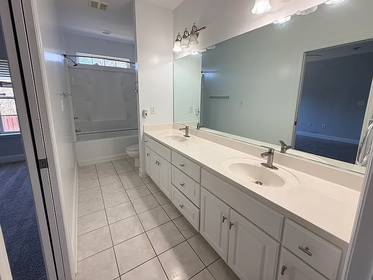 716 Lakeside Landing Ct — Photo 19