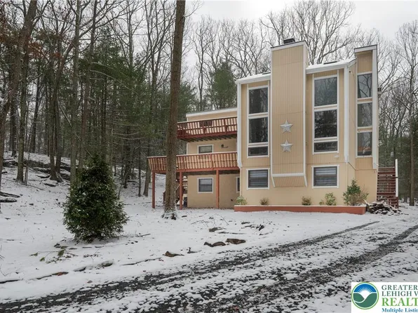 169 Shiny Mountain Rd, Greentown, PA 18426