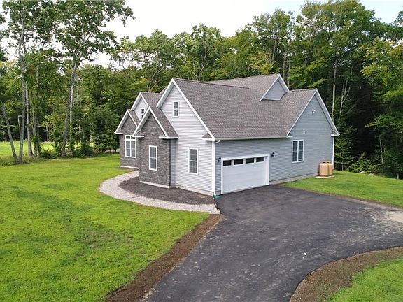 4th image of 18 Olivia Ln