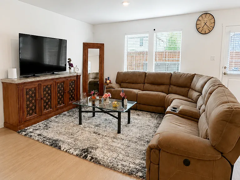 241 Adelina Dr — Photo 6