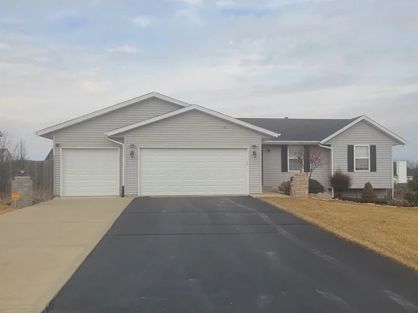 623 Ballymore Rd, Roscoe, IL 61073