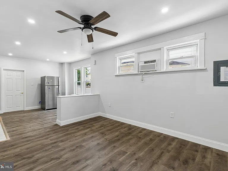 124 Lexington Ave #1 — Photo 2