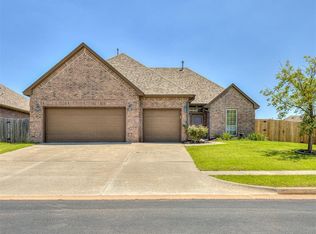 408 Kimberly Dr, Edmond, OK 73003