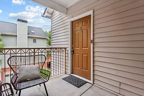 Studio, 407 sqft, $1,525 — Photo 2