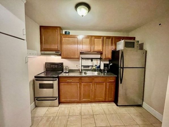 183 Winthrop Rd #1