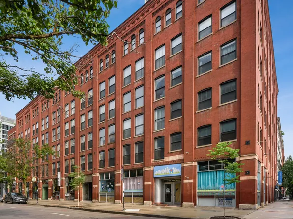 225 W Huron St, Chicago, IL