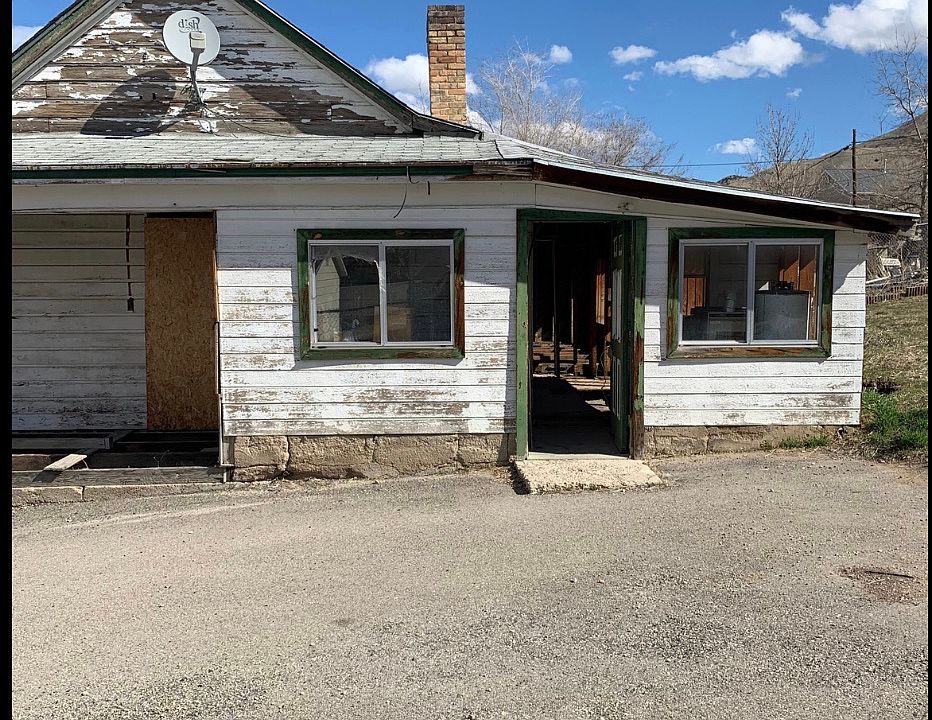 2nd image of 110 N Connor Ave E
