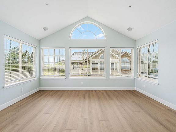 3rd image of 2497 Santa Fe Dr #C
