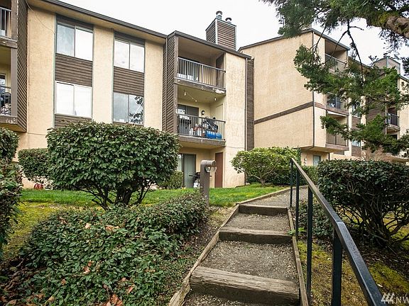 2nd image of 12515 NE 145th Pl APT D129