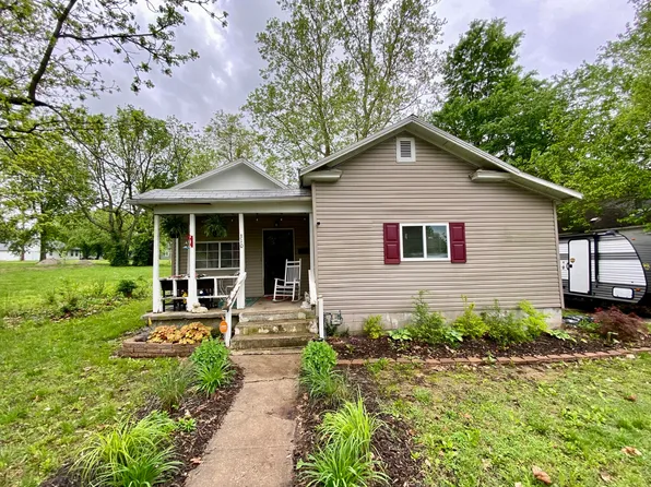 310 W Delta Street, Aurora, MO 65605