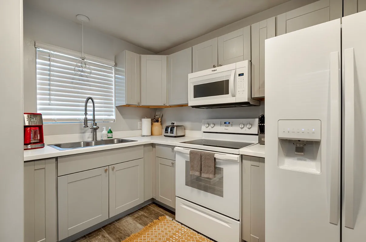 1 bed, 700 sqft, $2,000 — Photo 4