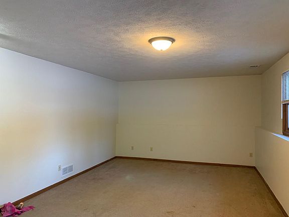 4th image of 417 Staffordshire Dr NE