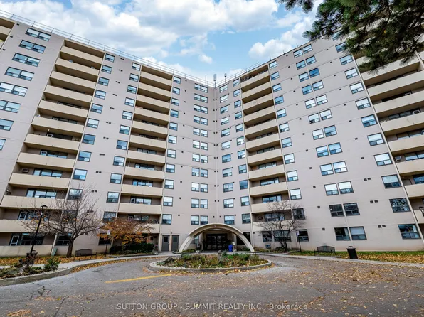 700 Dynes Rd #618, Burlington, ON L7N 3M2