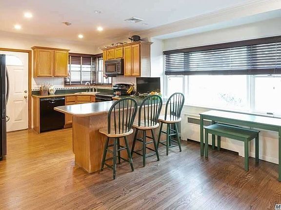 3rd image of 1460 Sylvia Ln