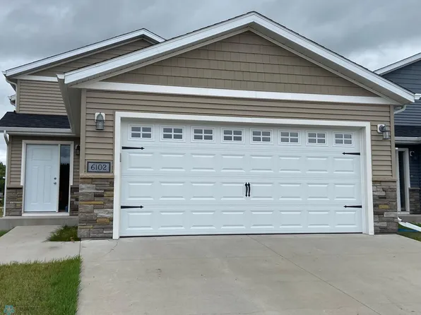 6102 14th St S, Fargo, ND 58104