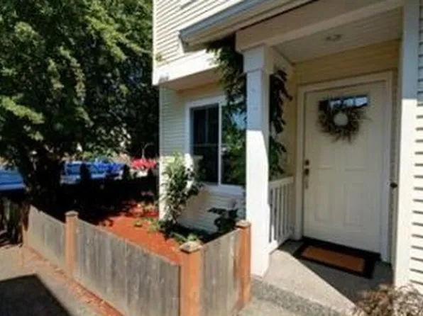 10546A Stone Ave N, Seattle, WA 98133