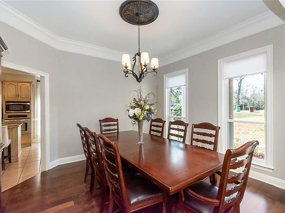 4th image of 6050 Celeste Rd