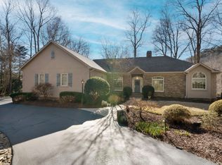 4 Hyacinth Dr N, Landrum, SC 29356