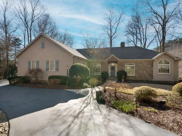 4 Hyacinth Dr N, Landrum, SC 29356