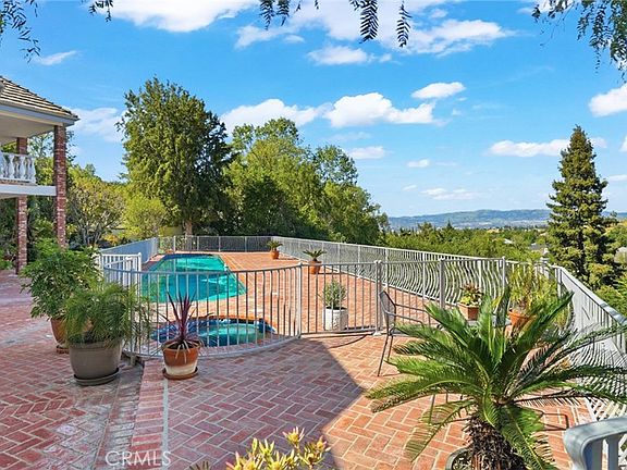 4th image of 4548 Ellenboro Way