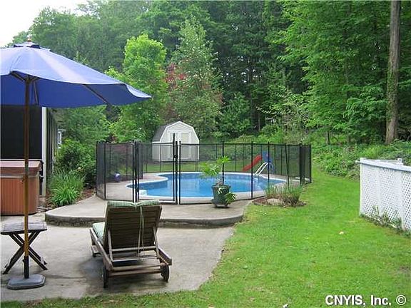 5th image of 107 Wooded Heights Dr