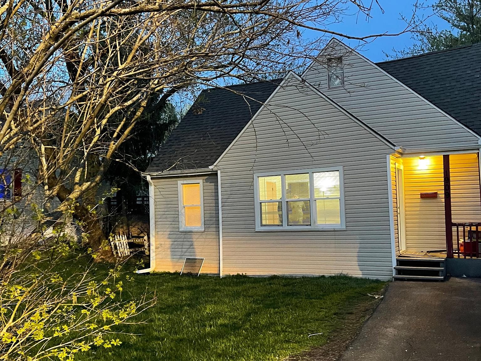 1909 E Cedarwood Cir, Round Lake Heights, IL 60073 Zillow