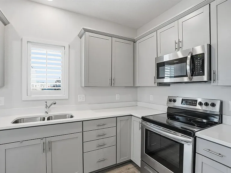 329 NE Otter Dr — Photo 3