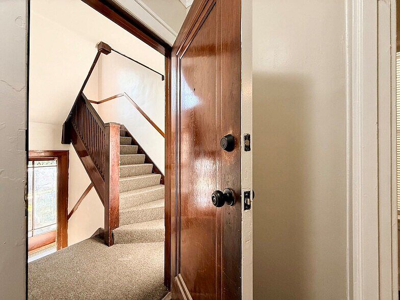 1st image of 5536 N Spaulding Ave APT 1