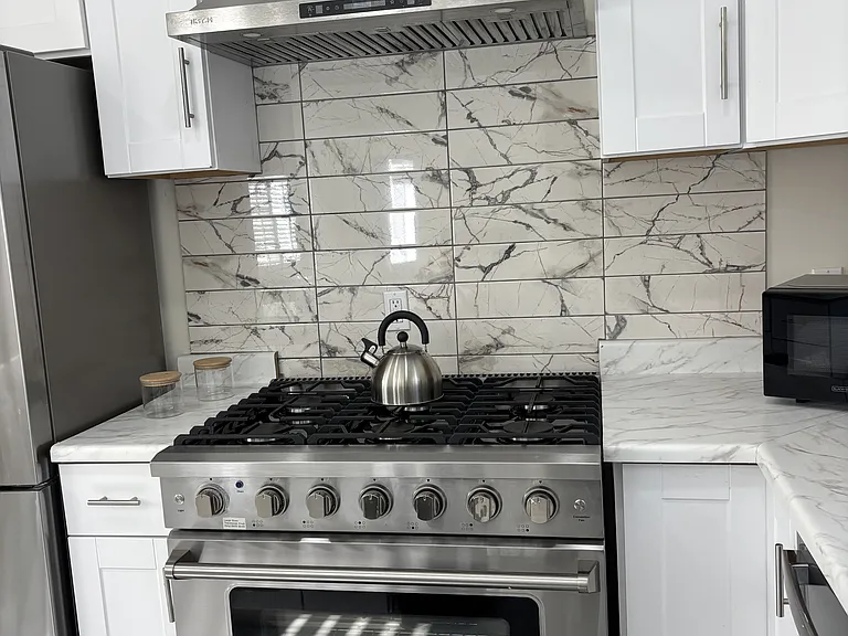 1704 W 94th St — Photo 15