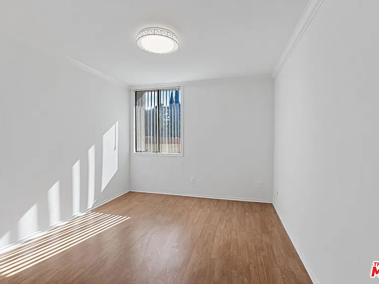 5325 Newcastle Ave #312 — Photo 8
