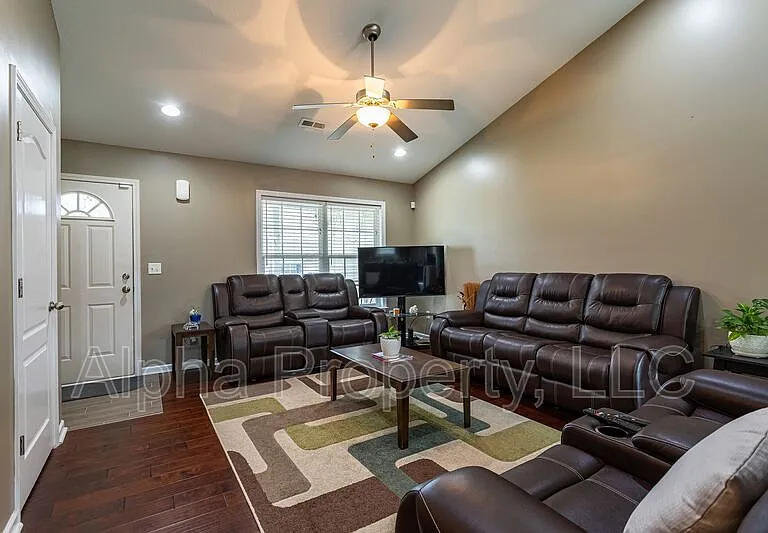 105 Herndon Ct — Photo 5
