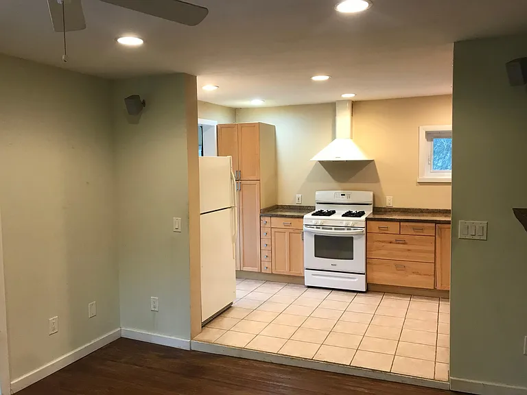 299 Lake Dr #1 — Photo 30