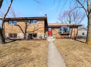 7224 Suffield St, Morton Grove, IL 60053