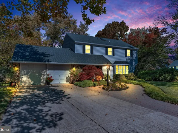 5 Capshire Dr, Cherry Hill, NJ 08003