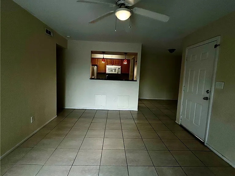 2929 Winkler Ave #1015 — Photo 2