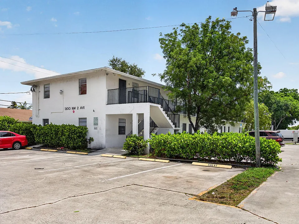 1300 NW 2nd Ave #12