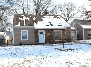 2911 Oakwood Dr, Cuyahoga Falls, OH 44221