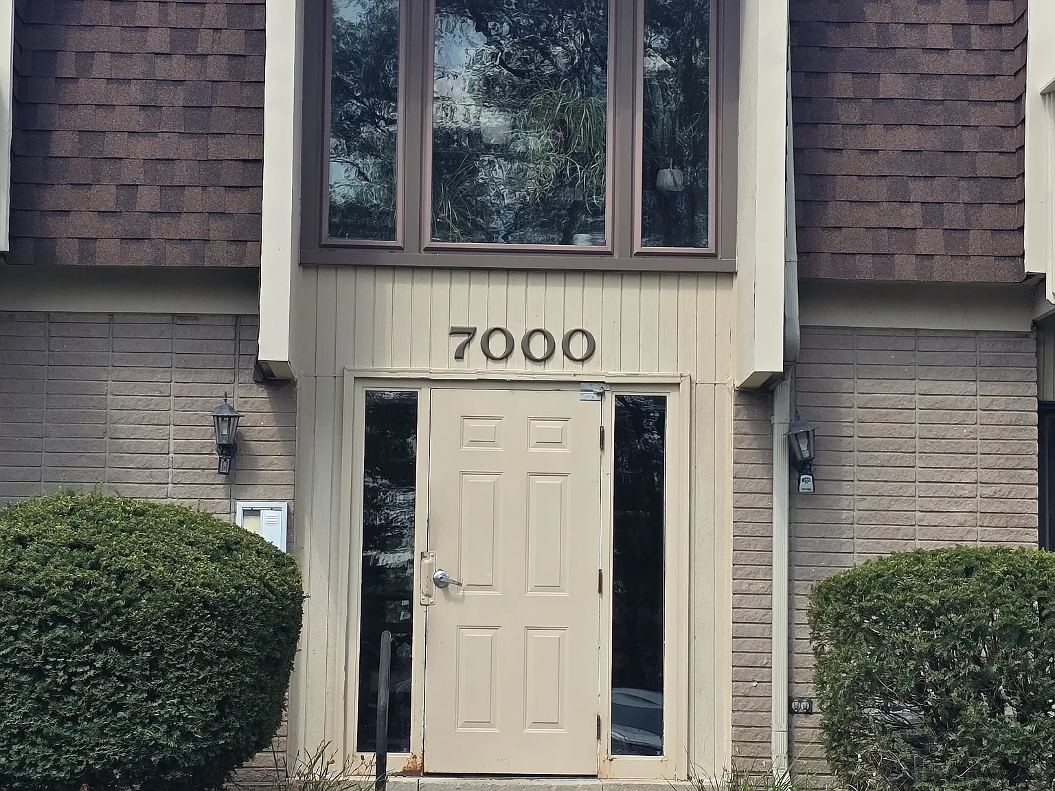 2 bed, 907 sqft, $1,250 — Photo 1