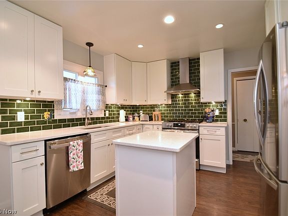 5th image of 3562 Runnymede Blvd