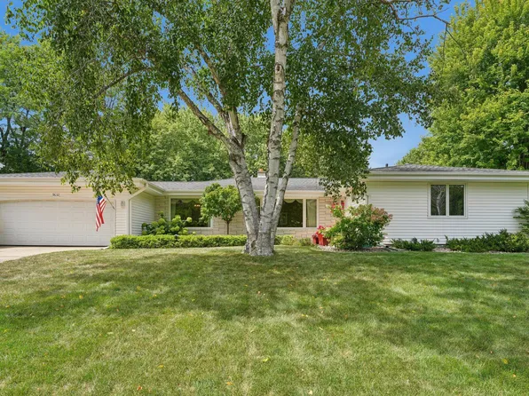 9632 Oxborough Rd, Bloomington, MN 55437