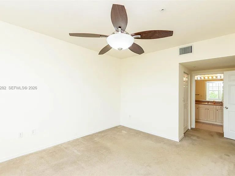 5721 Riverside Dr #202B5 — Photo 31