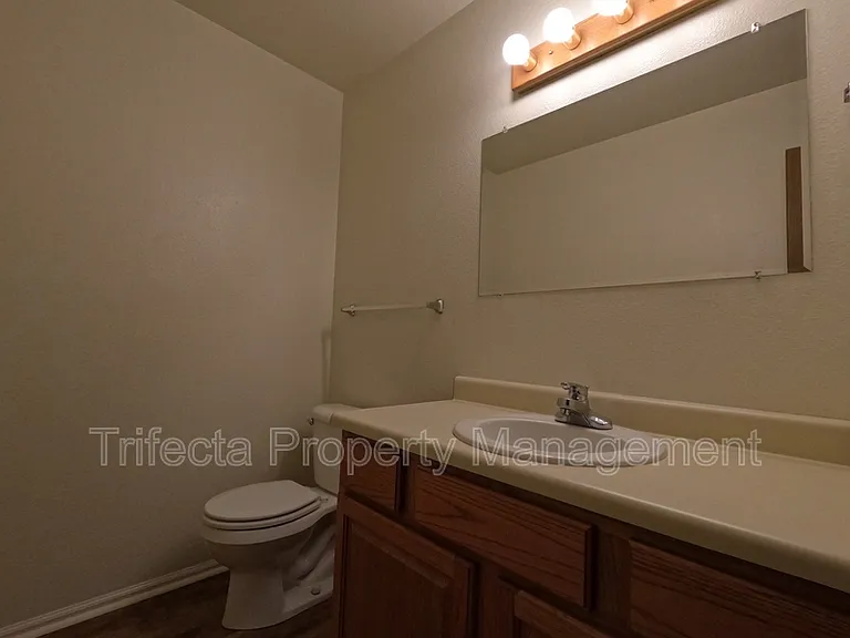2121 35th Ave #18 — Photo 7