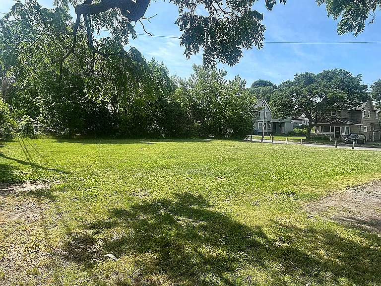 147 Emerson St #147 — Photo 39
