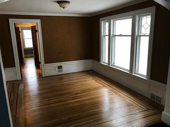 2nd image of 27 Mumford St