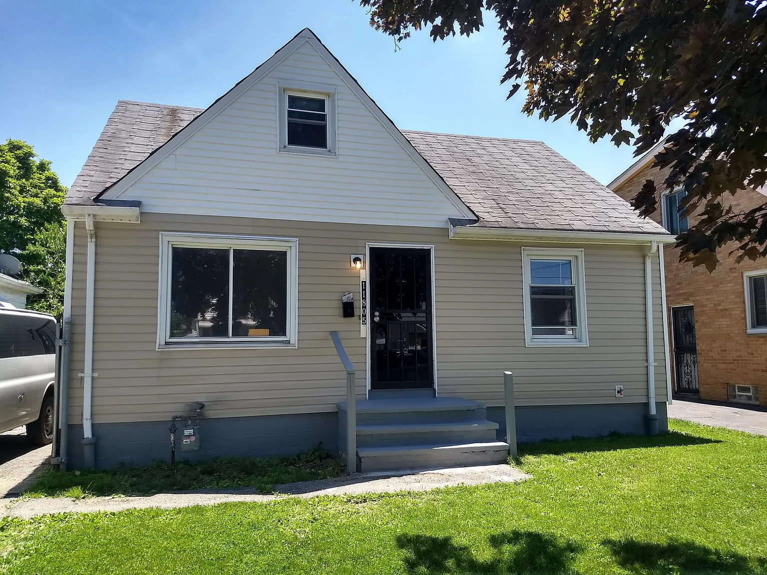 11805 Brookfield Ave photo 1