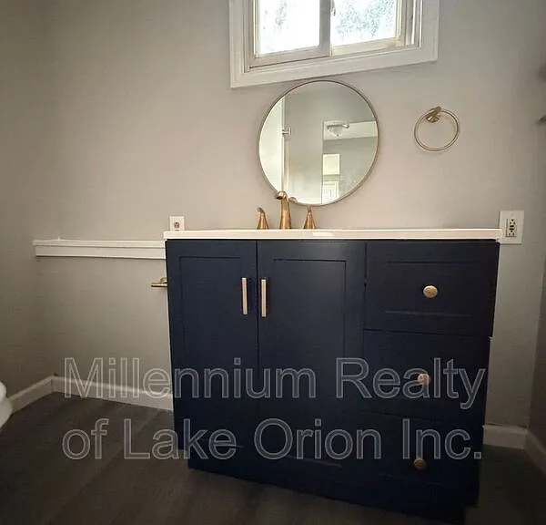 735 E Milton Ave — Photo 10